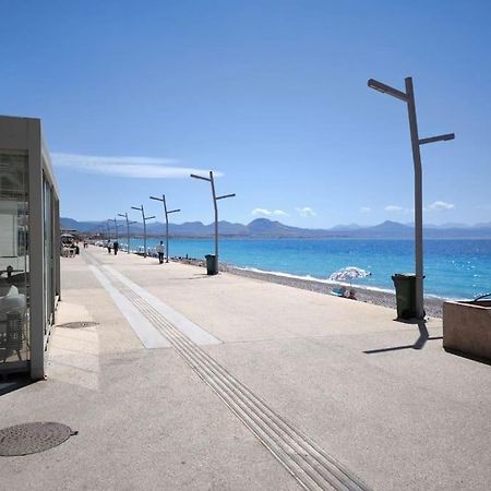 Apartment 50 Meters From The Beach Loutraki  Eksteriør bilde