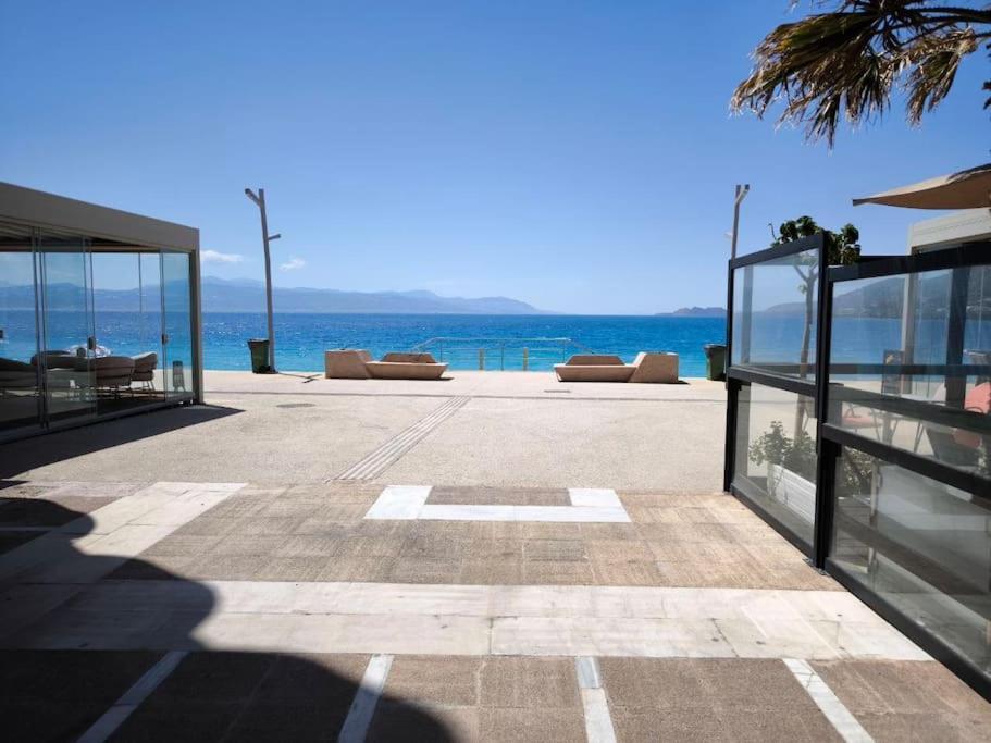 Apartment 50 Meters From The Beach Loutraki  Eksteriør bilde